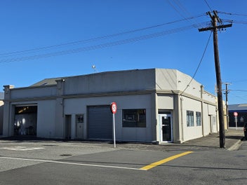 Image 1 of 7