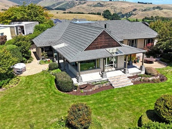 Kennedys Bush Family Home with Views. Act Quickly!