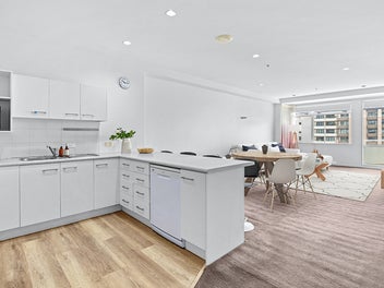10B/4 Short Street