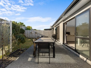 Modern, Freehold & Made for Easy Living!