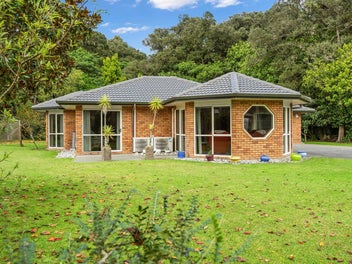 Country Feel - Welcome to Maungatapere