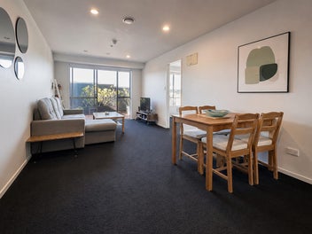 Big Patio, Little Price, Pets OK. 70sqm 2 Bed+Car