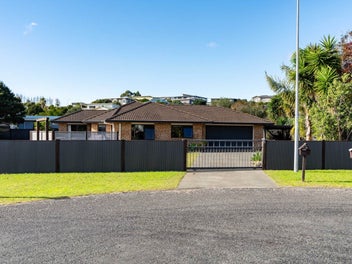 Welcome Home – Your Perfect Family Oasis Awaits