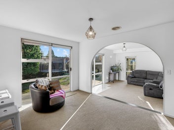 Image 1 of 20