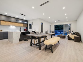 Stylish New Home in Sought-After Riverhead