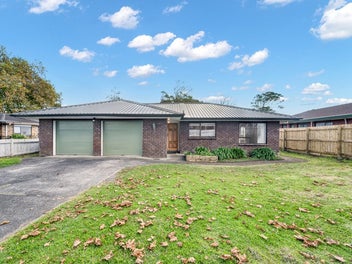 Brick & Tile, 701m² + Self-Contained Sleepout