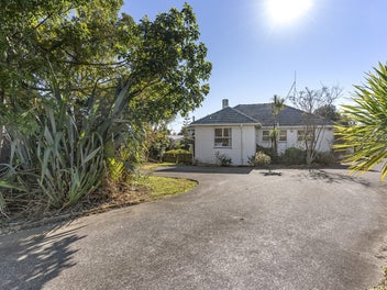 BUILDERS & INVESTORS - URGENT SALE