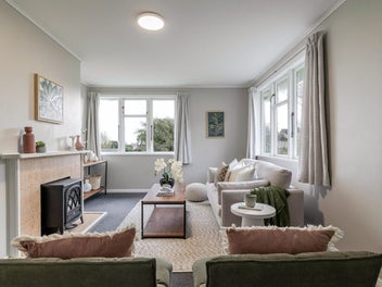 CITY-FRINGE CONVENIENCE WITH PLENTY TO OFFER