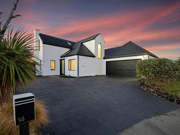 Exceptional Coastal Family Haven