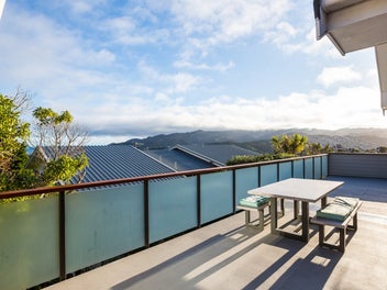 SUNNY, SPACIOUS FAMILY HOME