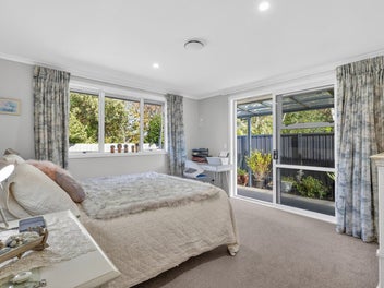 CONTEMPORARY FAMILY HAVEN