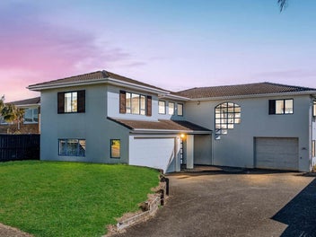 Spacious Family Living in Macleans College Zone