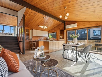 Final Viewing! Family Home on Land over 1000m2
