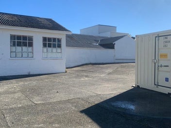 Image 1 of 18
