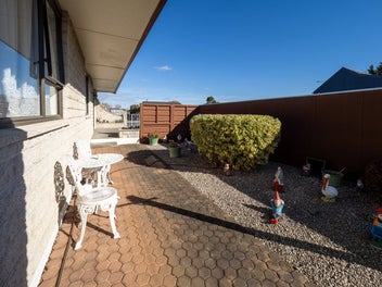 Townhouse with Caravan Space