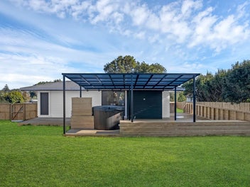 Space, Privacy & Lifestyle Living!