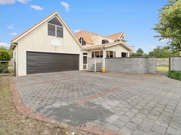 UNIQUE COASTAL PROPERTY WITH GARAGING GALORE