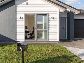 Modern Living with Flexible 3+1 Design