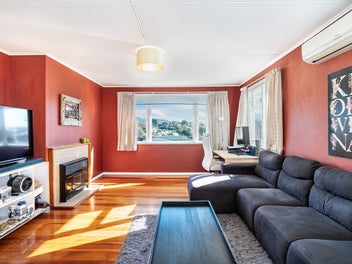 ELEVATED, SUNNY & MOVE IN READY