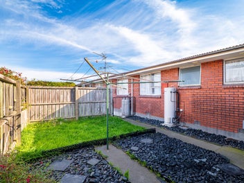 Smart Investment in Prime Location!