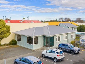 Image 1 of 32
