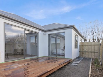 BRAND NEW. FREEHOLD. HIGH-DEMAND LOCATION