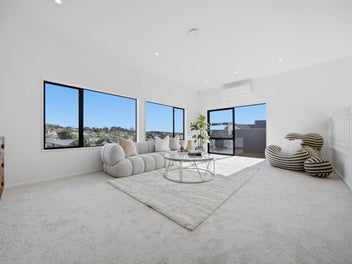 Quiet Cul-de-Sac Living with Development Potential