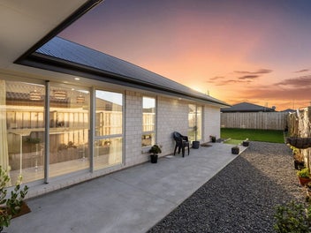 URGENT SALE - Owner Already in Australia