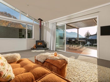 Classic Wanaka Living