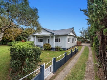 Main Street Charm - Character Villa on 2031m2