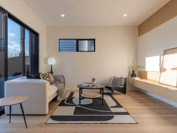 5-Bedroom Masterpiece in Rangitoto College Zone