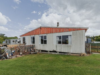 Coastal Comfort with Practical Living