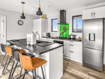 Escape to Off-Grid Country Living