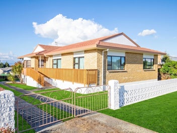 Family Space, Views and Village Charm