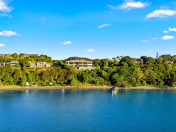 Absolute waterfront with jetty and mooring