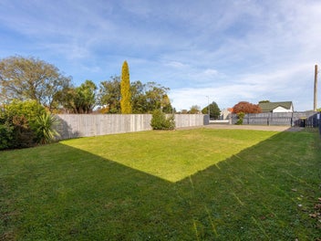 Image 1 of 7