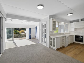 MOVE IN, SPREAD OUT & MAKE IT YOURS