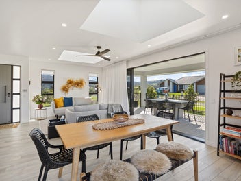 Exceptional former show home near the Waterways