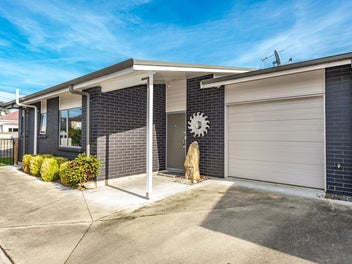 Whanganui East Townhouse