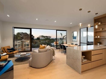 Standalone Luxury Beside Mt Eden Village – DGZ