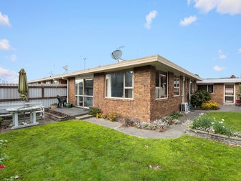 Easy-Care Living, Sunny Aspect