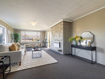 SOLID BRICK HOME WITH DOUBLE GARAGE & UTILITY ROOM