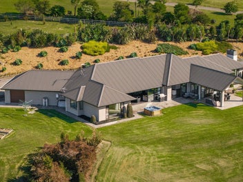 Secluded luxury estate with lifestyle appeal