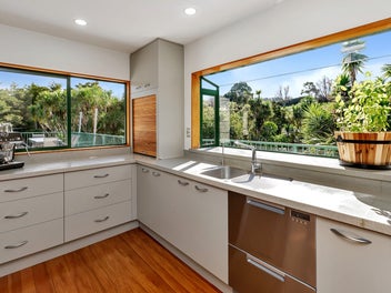 Space, Privacy and Convenience on 5ha