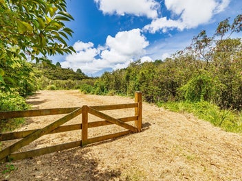 Motivated Vendor: 1.9 ha Riparian Rights