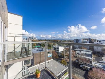 Stylish 2BR City Apartment - Vincent St Living