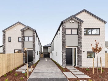 Five Completed Townhouses With Architectural Edge