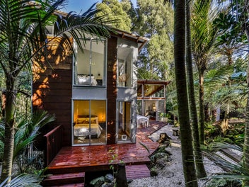 Modern architecture, native bush serenity