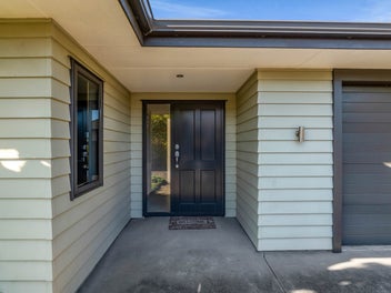 Tucked Away in a Great Location!