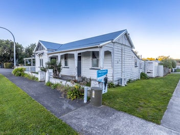 Cute Commuter Cottage.